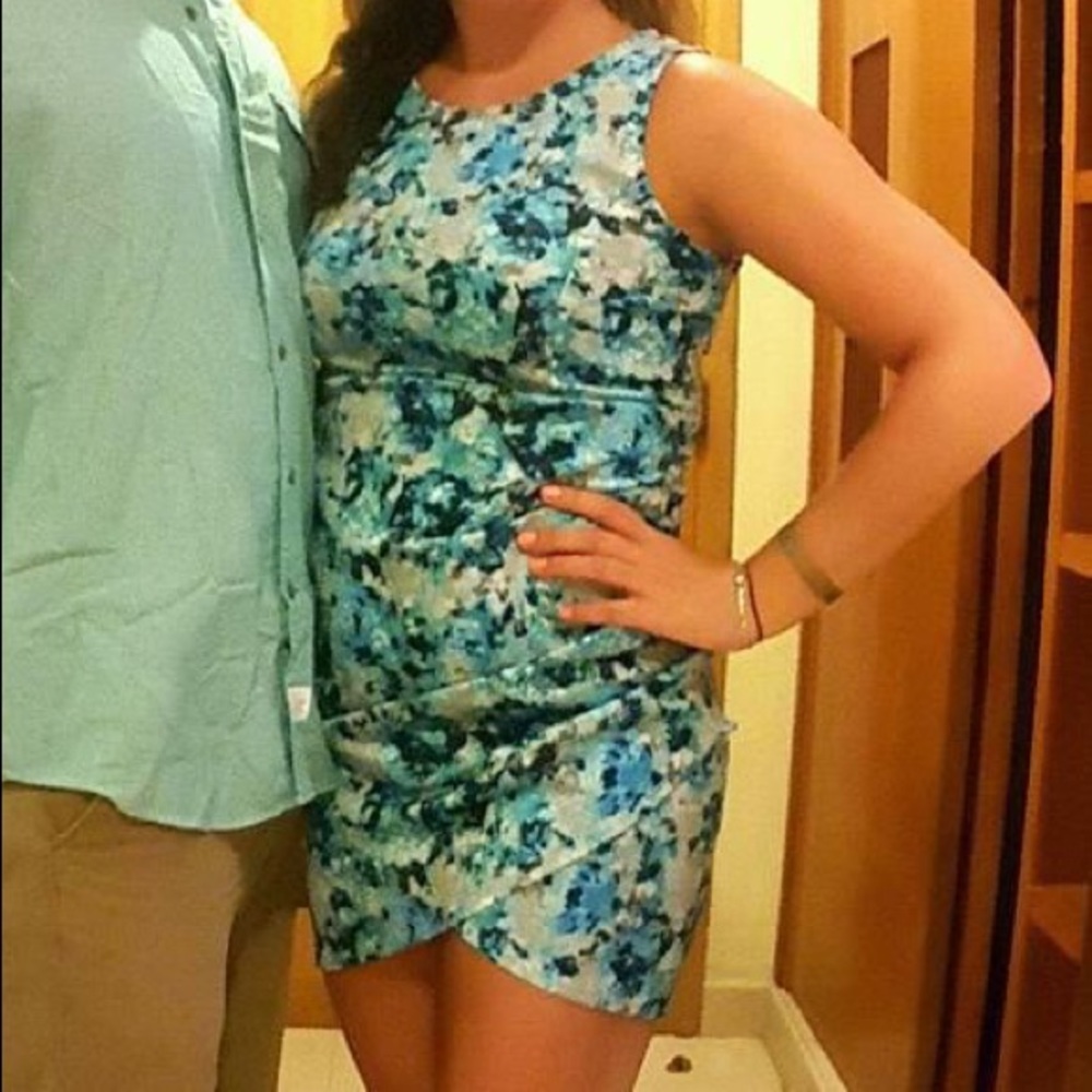 Blue floral bodycon dress